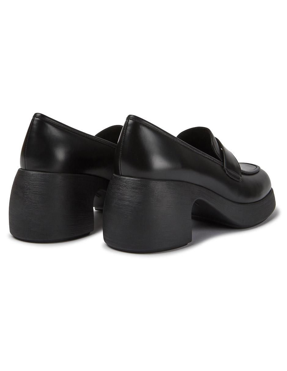 Zapato de piel para mujer