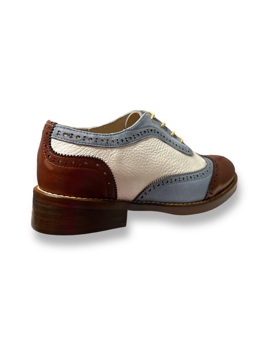 Zapato de piel para mujer