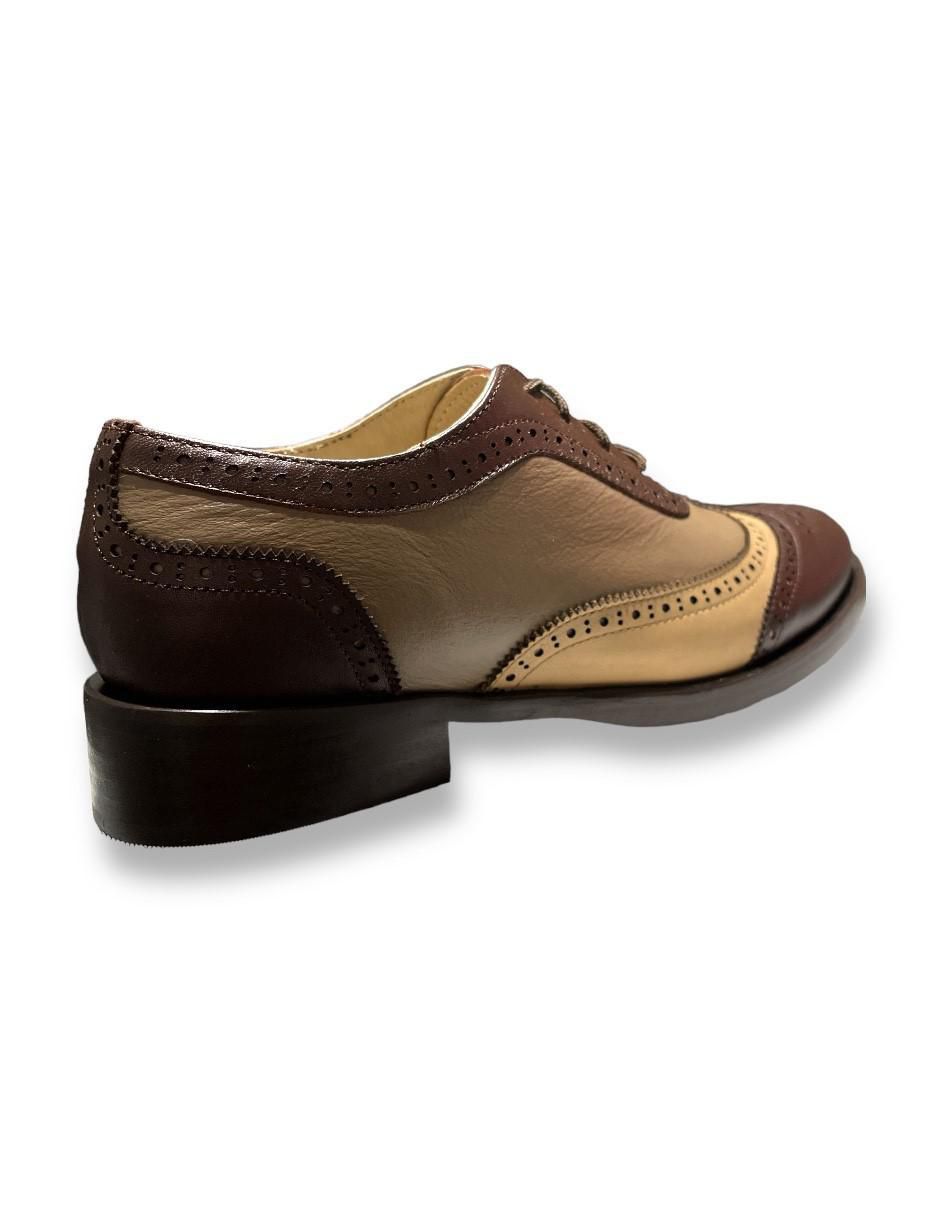 Zapato de piel para mujer