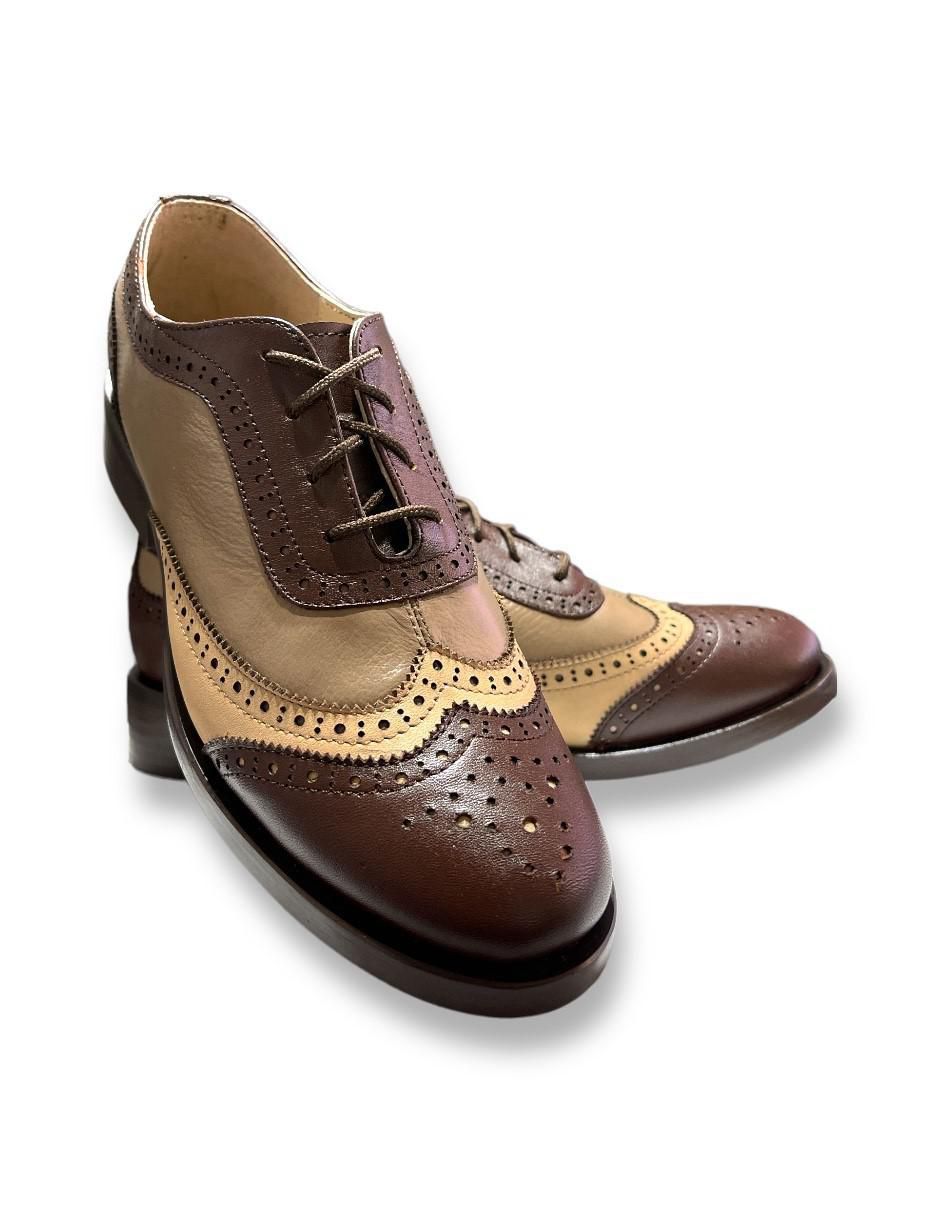 Zapato de piel para mujer
