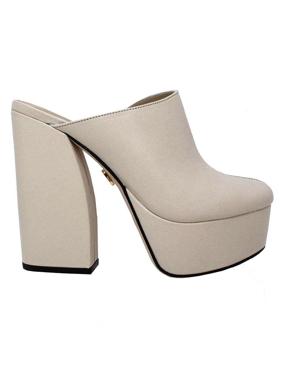 Zapato de plataforma Regina Romero punta redonda 4