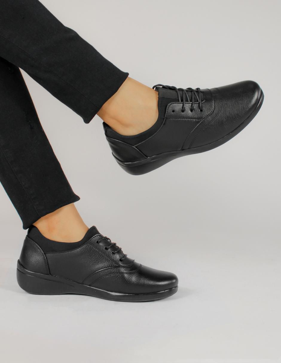 Zapato de piel para mujer