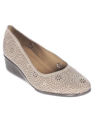 Zapato de piel para mujer