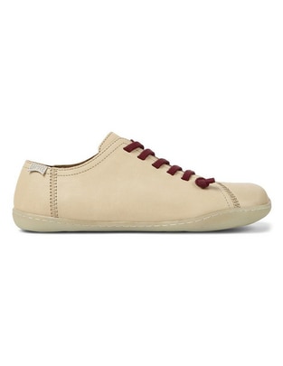 Zapato de piel para mujer