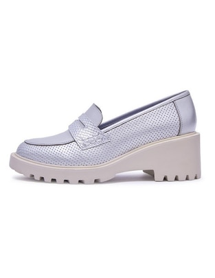 Zapato de piel para mujer Zapato de piel para mujer