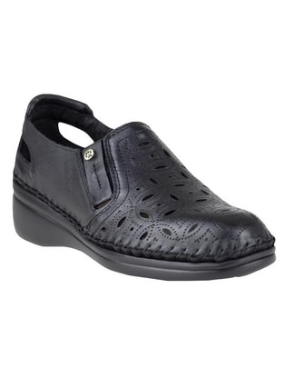 Zapato de piel para mujer
