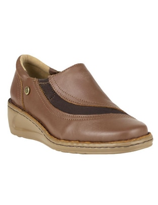 Zapato de plataforma punta medio puntal Zapato de plataforma punta medio puntal