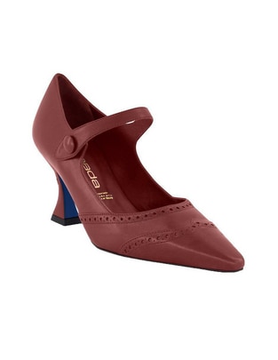 Zapato de piel para mujer