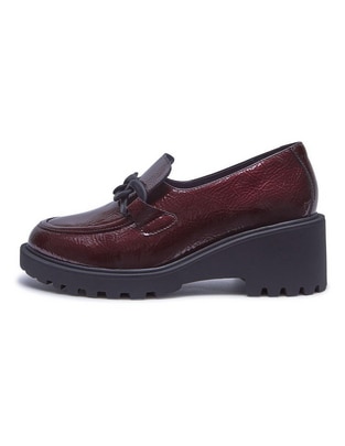 Zapato de charol para mujer Zapato de charol para mujer