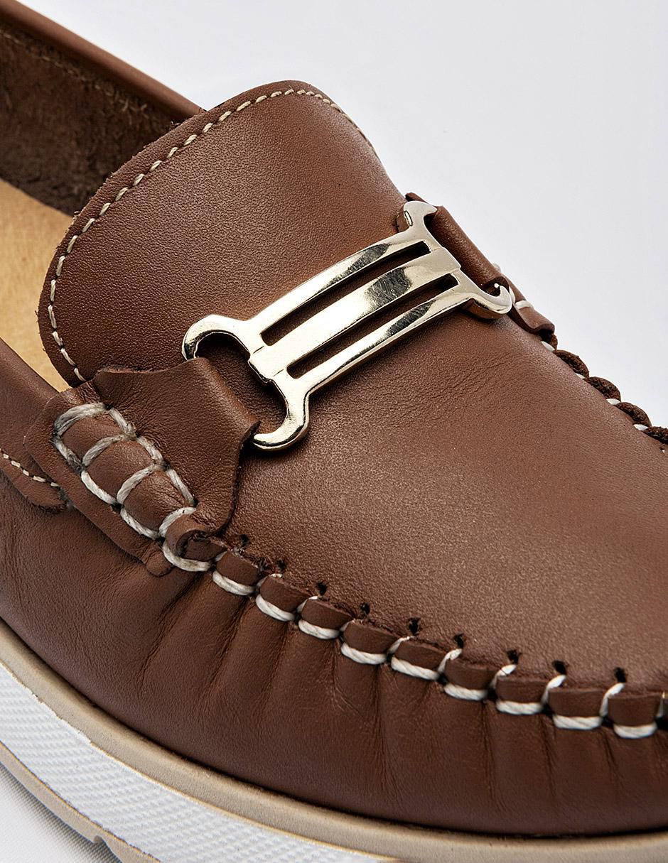 Zapato de piel para mujer