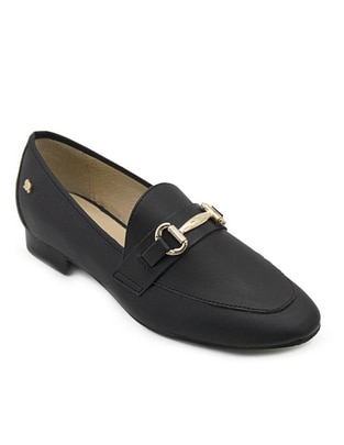 Zapato de charol para mujer