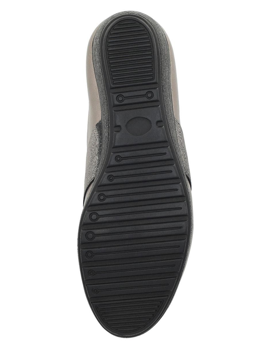 Zapato de piel para mujer