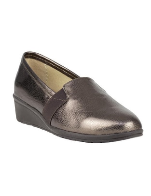 Zapato de piel para mujer