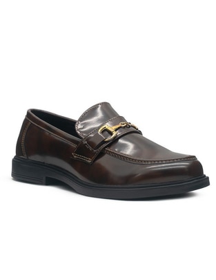 Zapato de charol para mujer