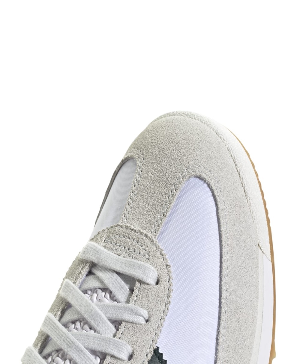 Tenis Essentials para mujer 7