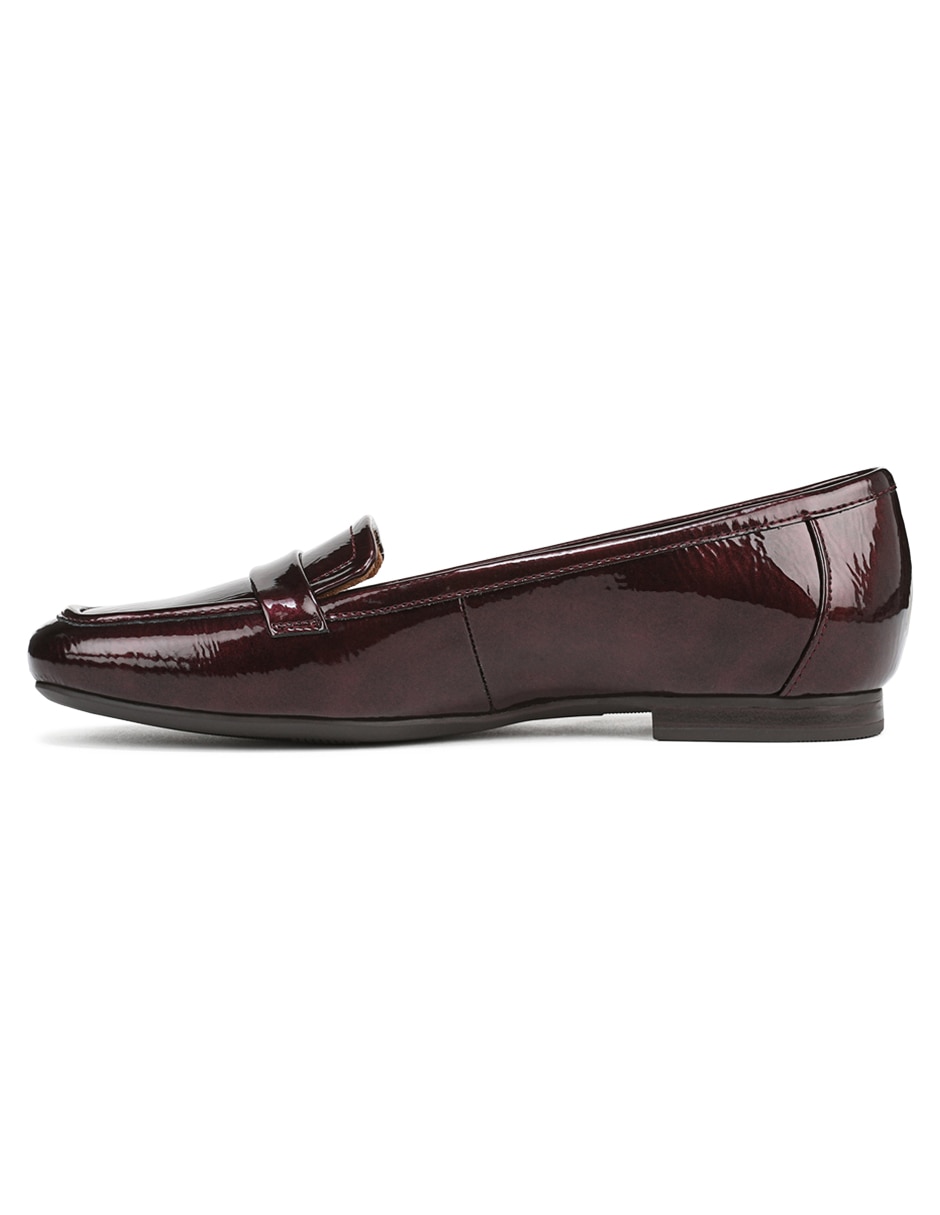 Mocasín Naturalizer de charol para mujer
