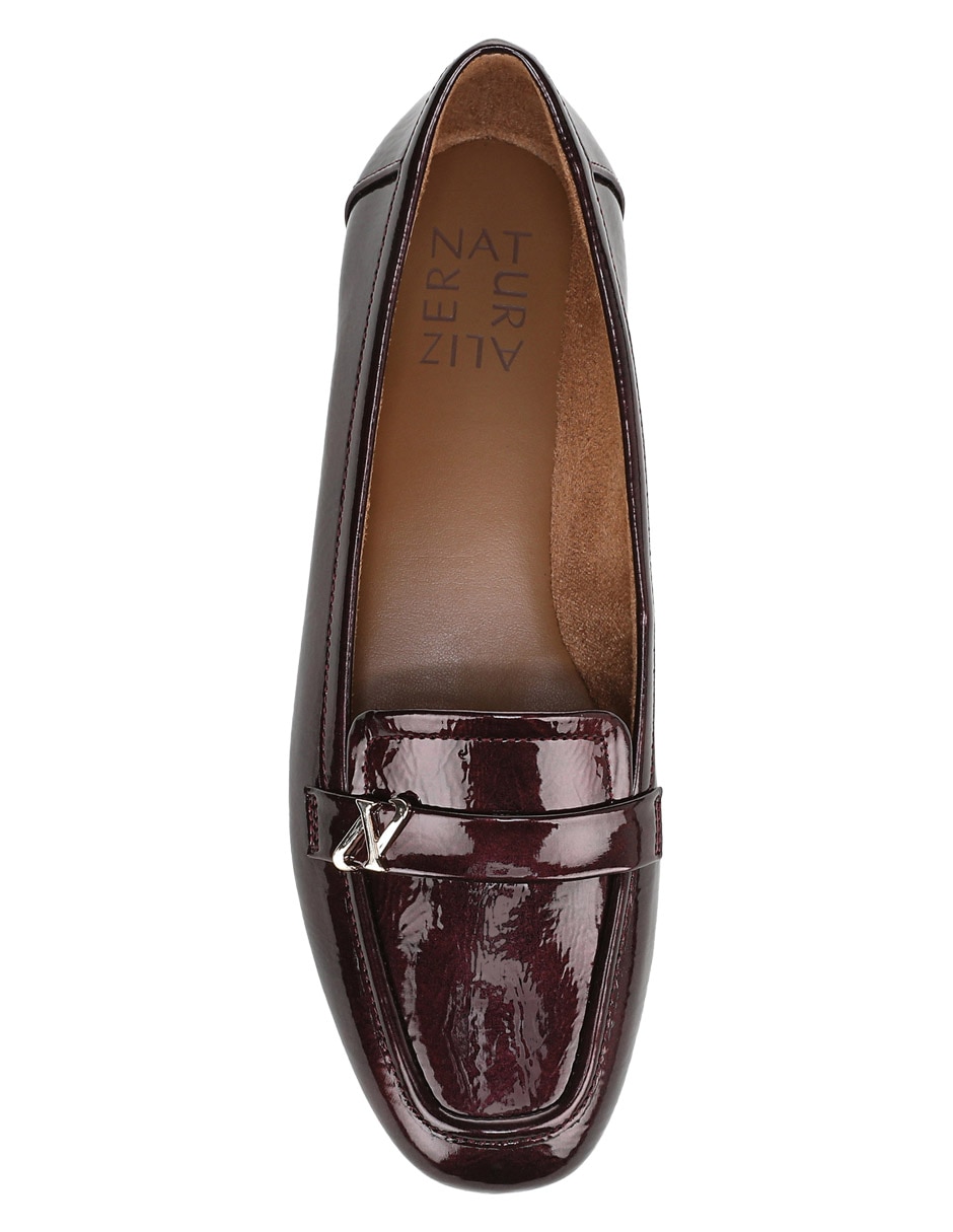 Mocasín Naturalizer de charol para mujer