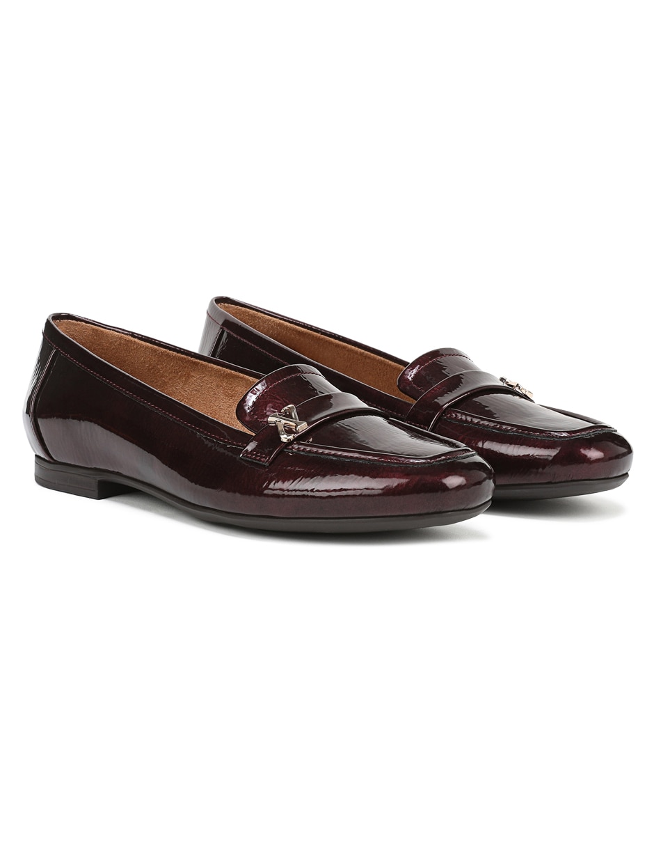 Mocasín Naturalizer de charol para mujer