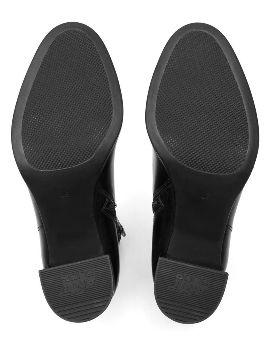 Bota arriba del tobillo Flexi de piel para mujer