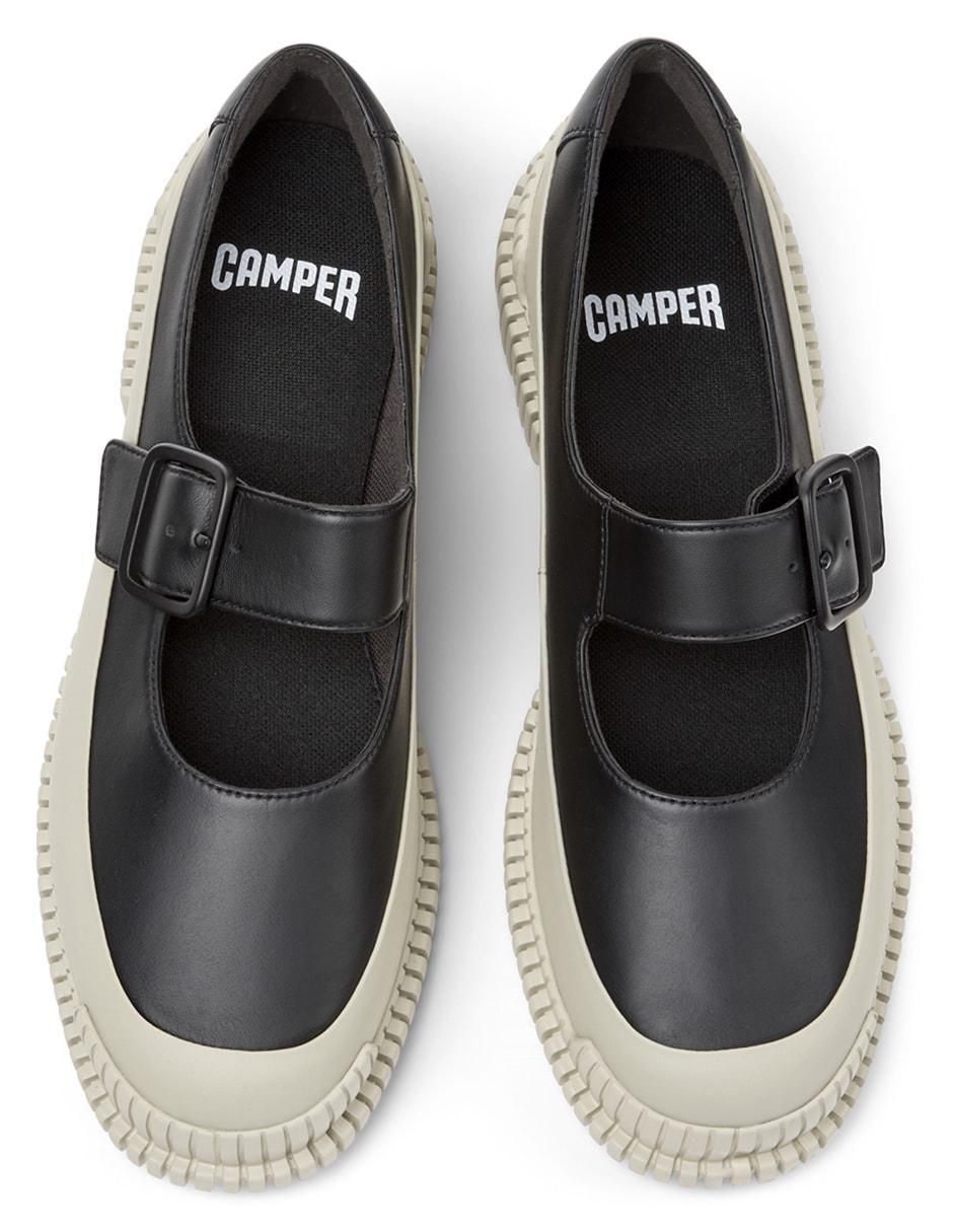 Zapato de piel para mujer