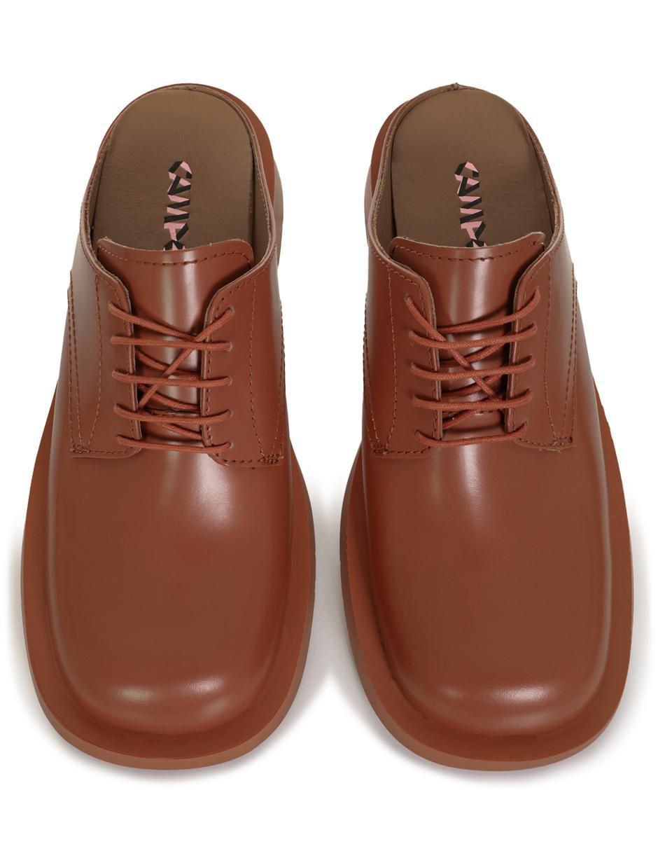 Zueco Camper de piel para mujer