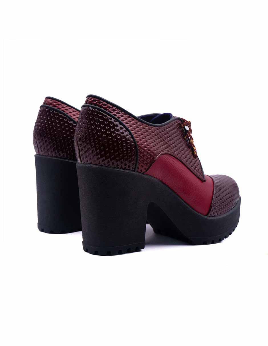 Zapato de piel para mujer