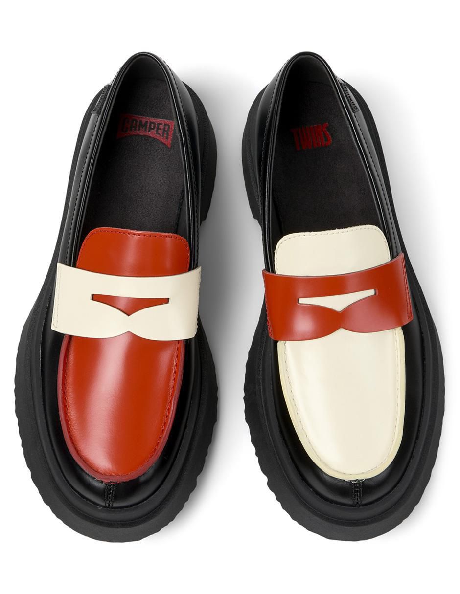 Zapato de piel para mujer