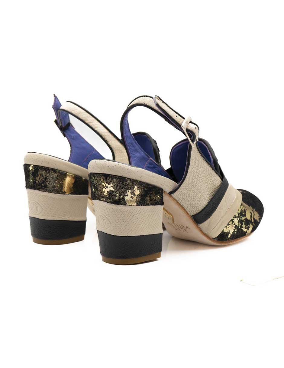 Zapato de piel para mujer