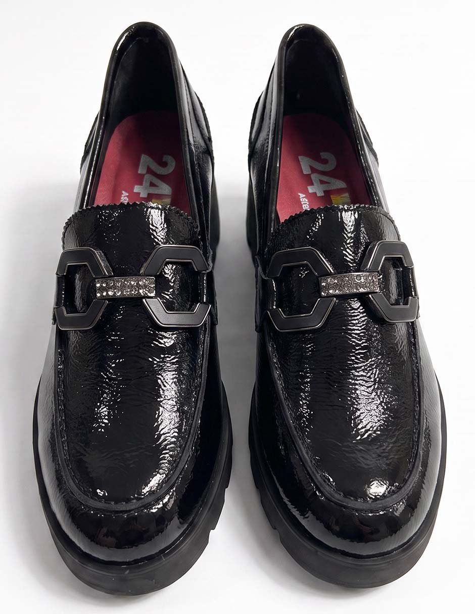 Zapatilla de piel 2