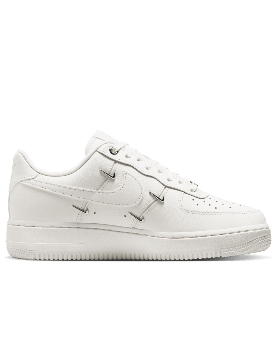 Tenis Nike Air Force 1 07 LV8 para mujer 3