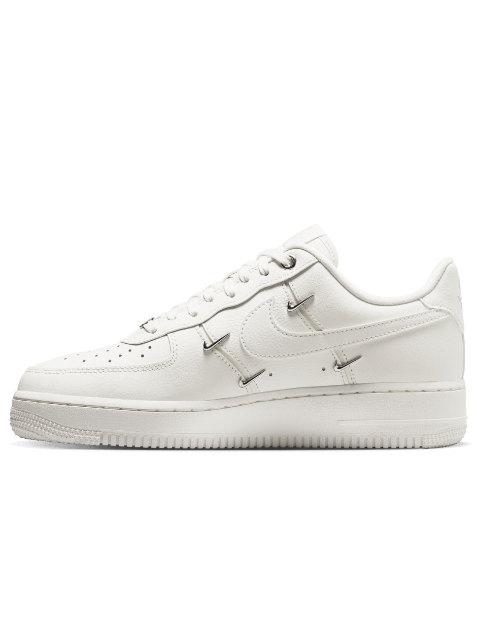 Tenis Nike Air Force 1 07 LV8 para mujer 5