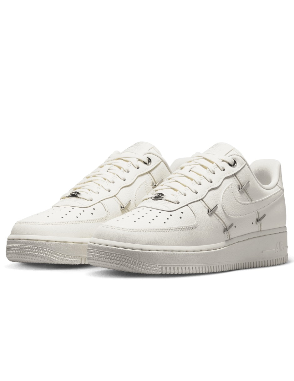 Tenis Nike Air Force 1 07 LV8 para mujer 6