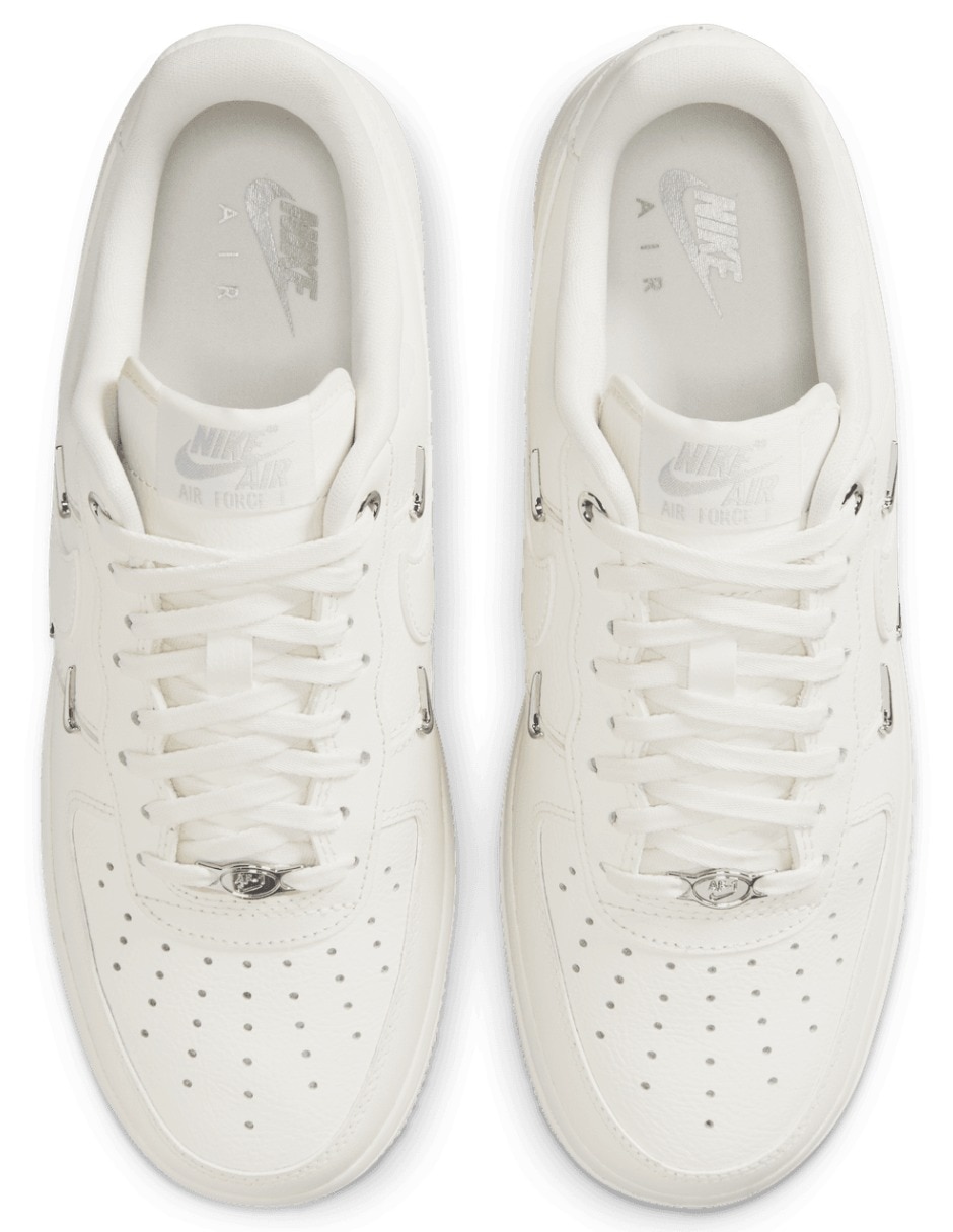 Tenis Nike Air Force 1 07 LV8 para mujer 7