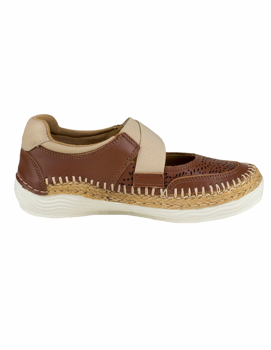 Zapato de piel para mujer