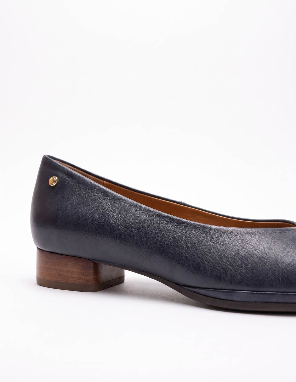 Zapatilla de piel 2