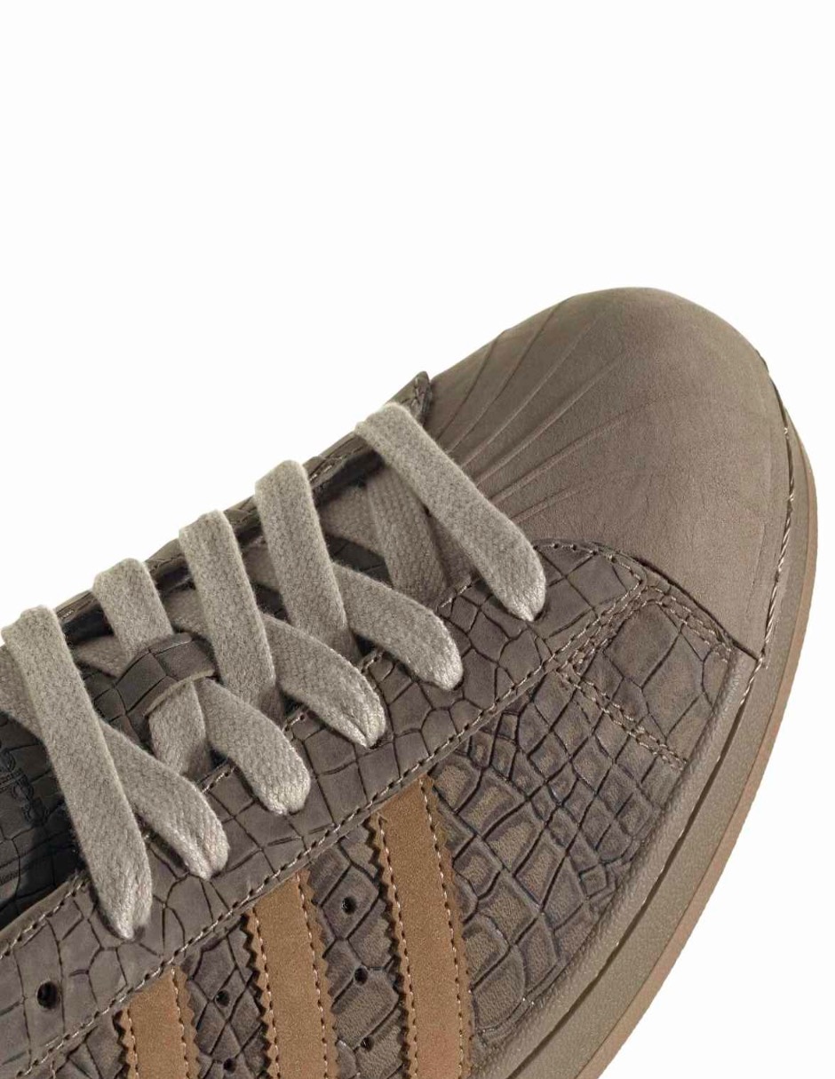 Tenis Superstar para mujer