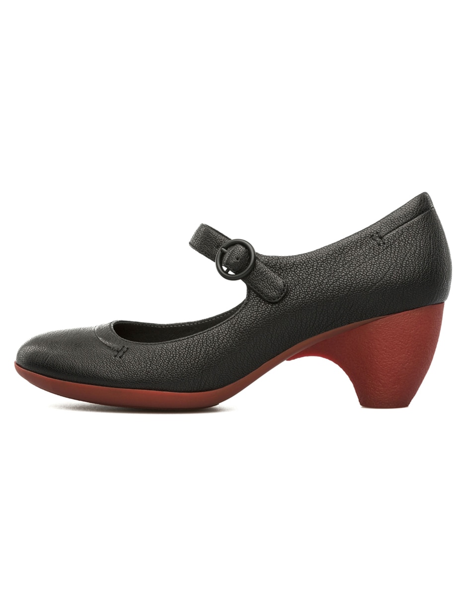 Zapatilla de piel lila Zapatilla de piel lila